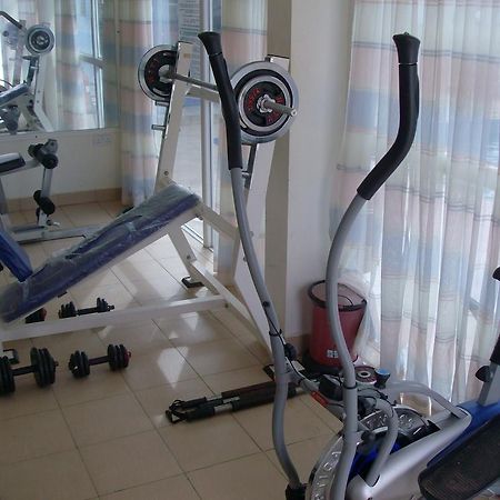 De Holiday Beach Hotel Kokrobite Екстер'єр фото