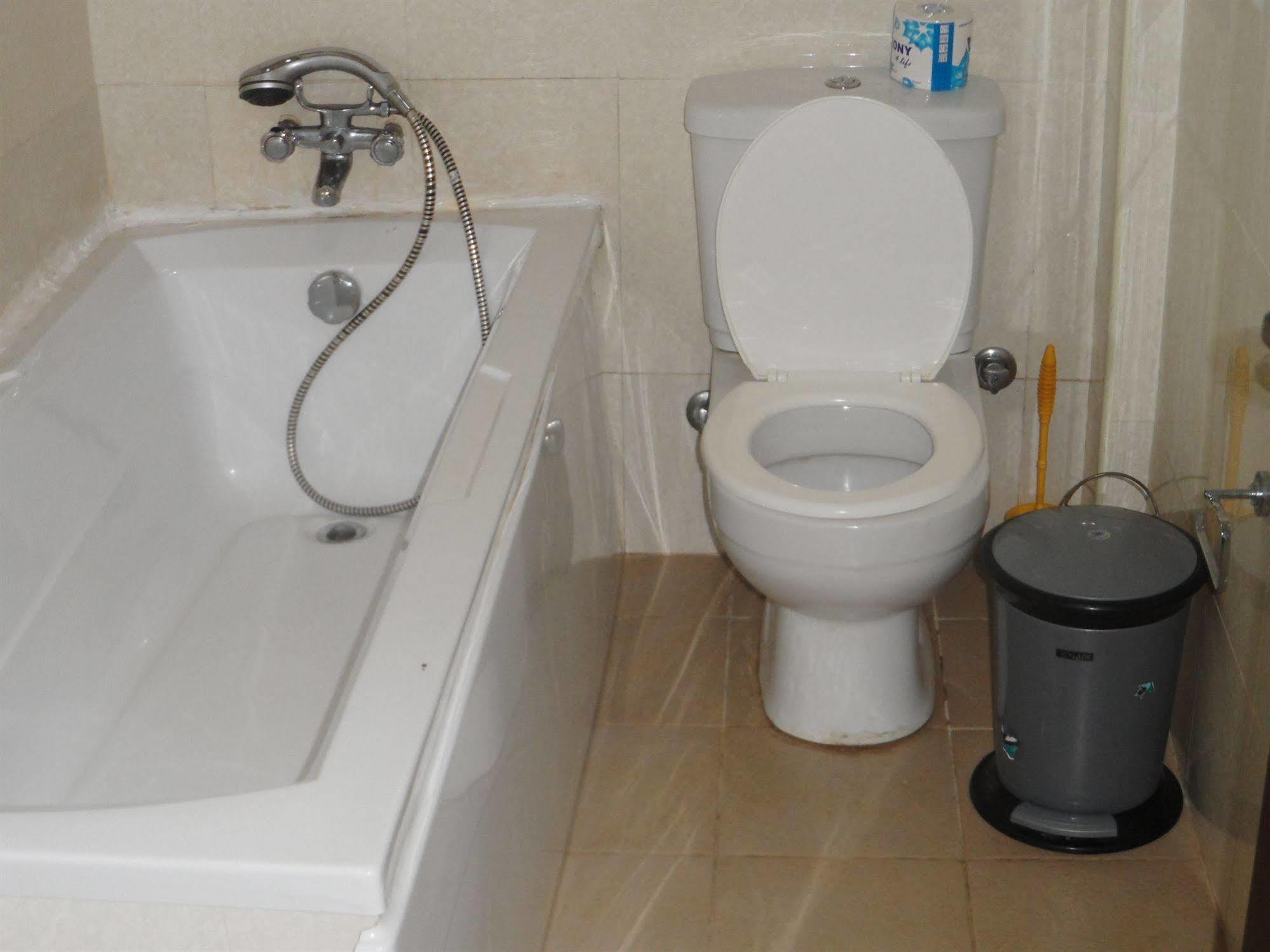 De Holiday Beach Hotel Kokrobite Екстер'єр фото