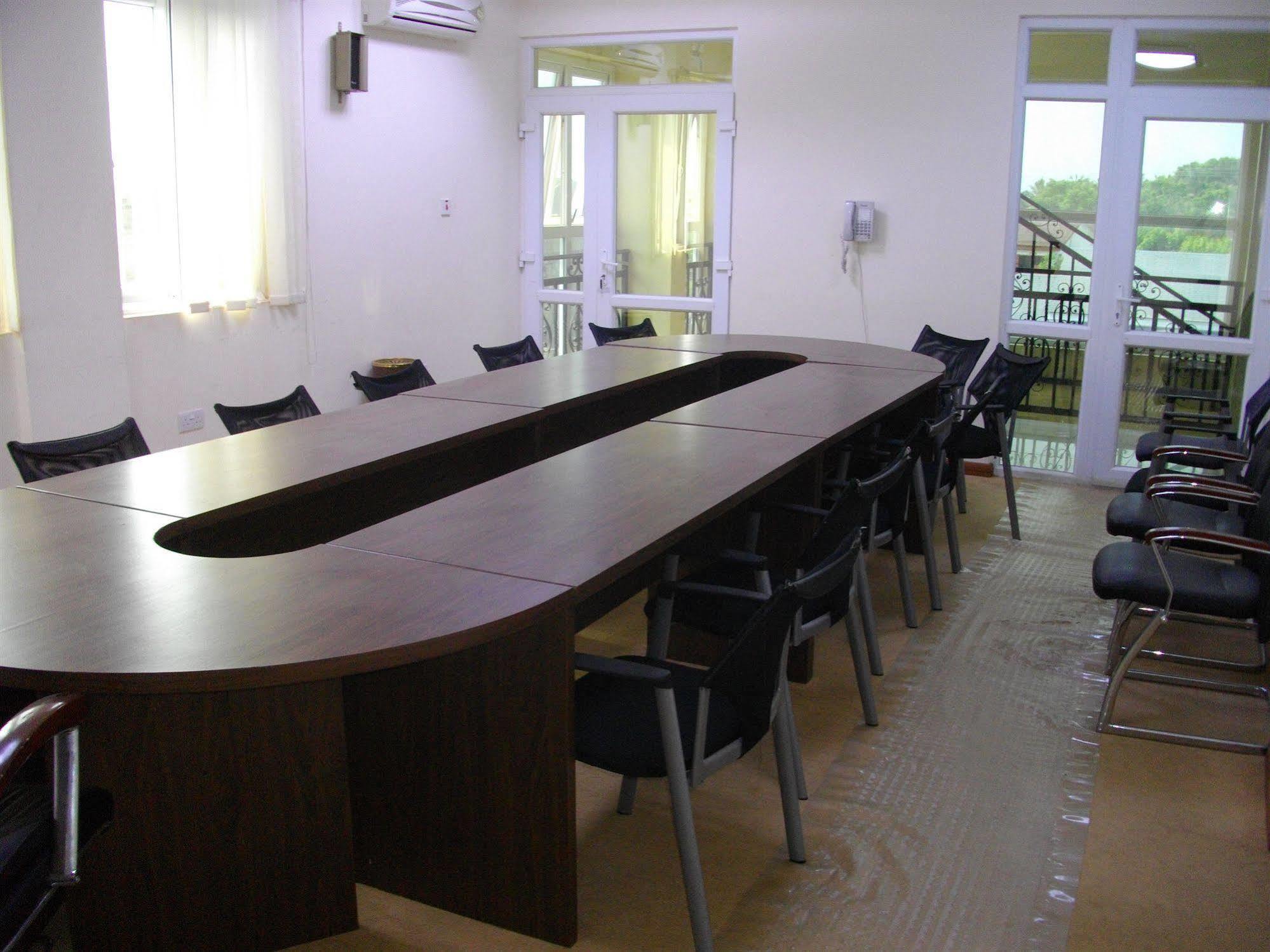 De Holiday Beach Hotel Kokrobite Екстер'єр фото